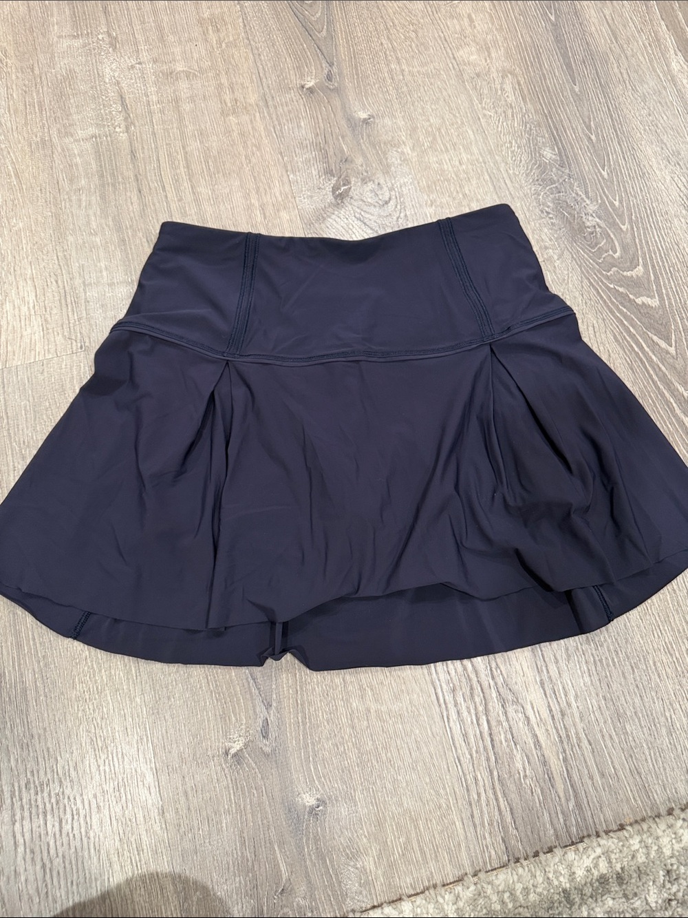 lululemon athletica navy athletic skort with pleated overlay